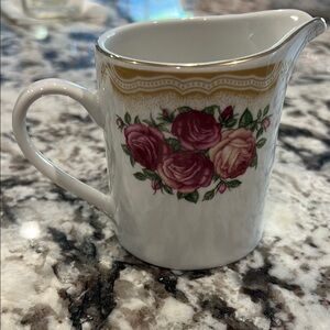Farberware Vintage Sydney Roses Ceramic Creamer